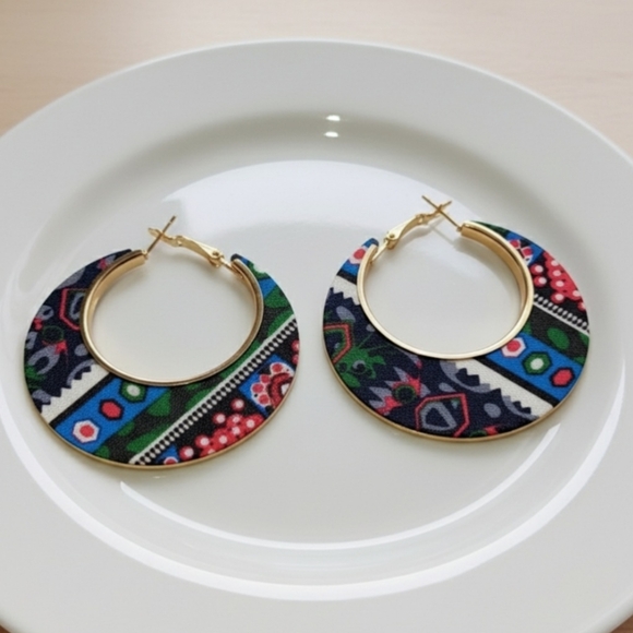 Ethnic geometric round wood earrings, vintage gold color zinc alloy drop earring - Picture 3 of 7